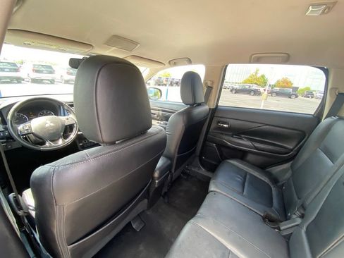 Used 2018 Mitsubishi Outlander SE FWD image 23
