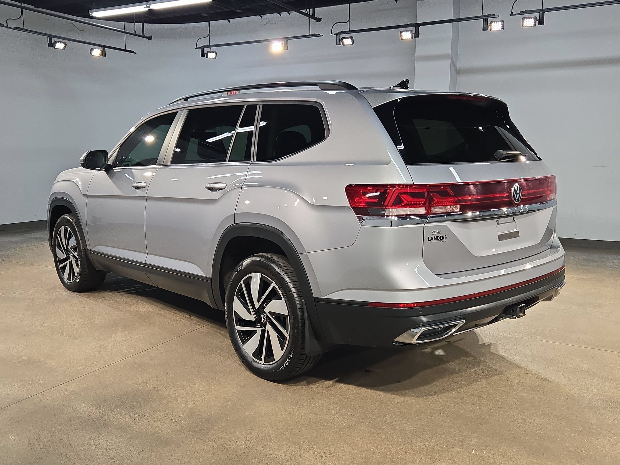 Used 2024 Volkswagen Atlas SE FWD image 5