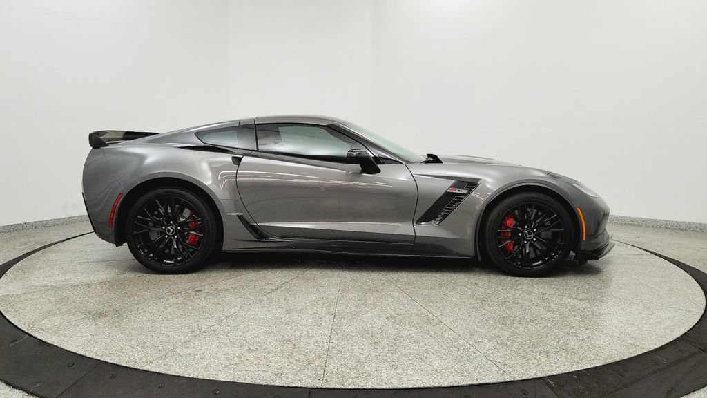 Used 2015 Chevrolet Corvette Z06 w/ 3LZ Preferred Equipment Group RWD image 6