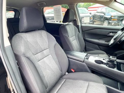Used 2024 Nissan Rogue SV FWD image 10