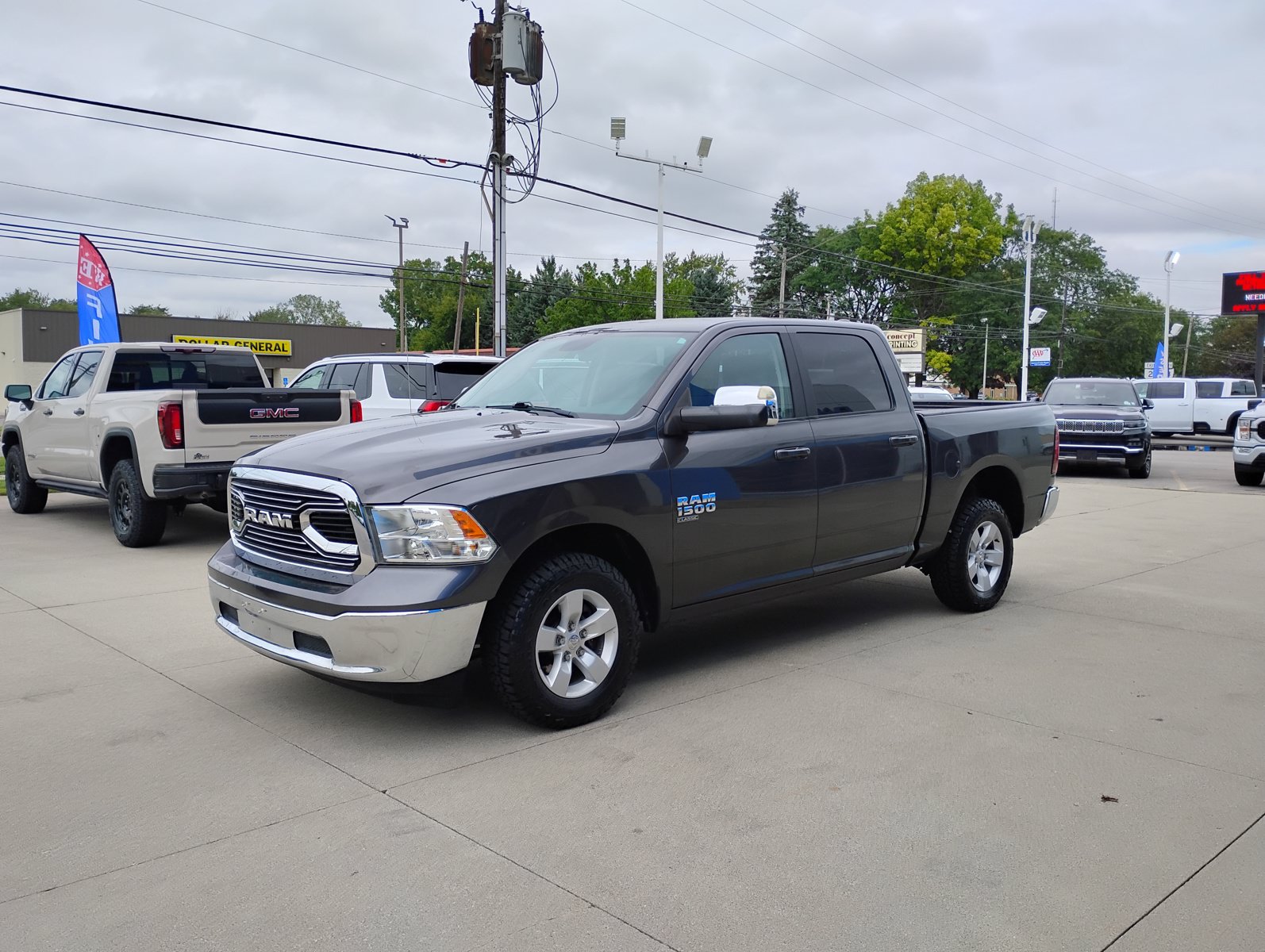 Used 2021 RAM 1500 Classic SLT AWD/4WD image 14
