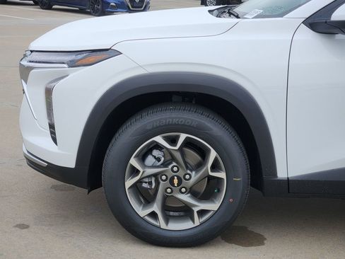 New 2026 Chevrolet Trax LT w/ Driver Confidence Package image 5