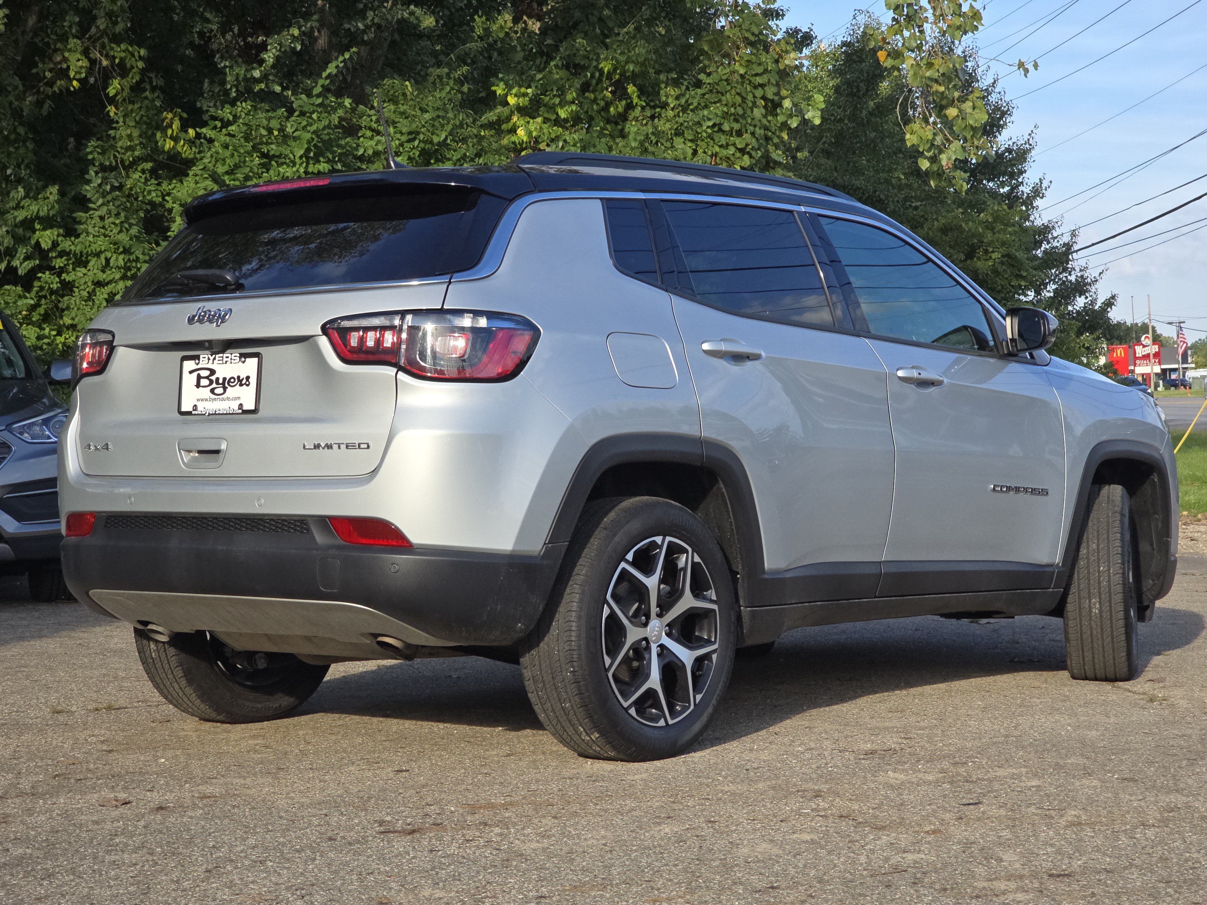 Used 2024 Jeep Compass Limited AWD/4WD image 7