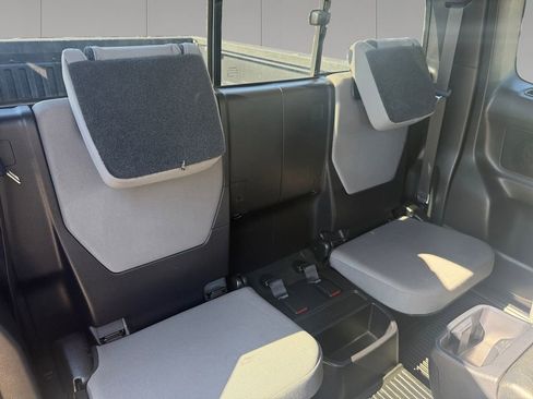 Used 2017 Toyota Tacoma SR5 w/ Tow Package image 18