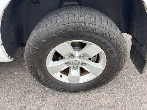 Used 2019 RAM 1500 Classic SLT w/ Luxury Group AWD/4WD image 7