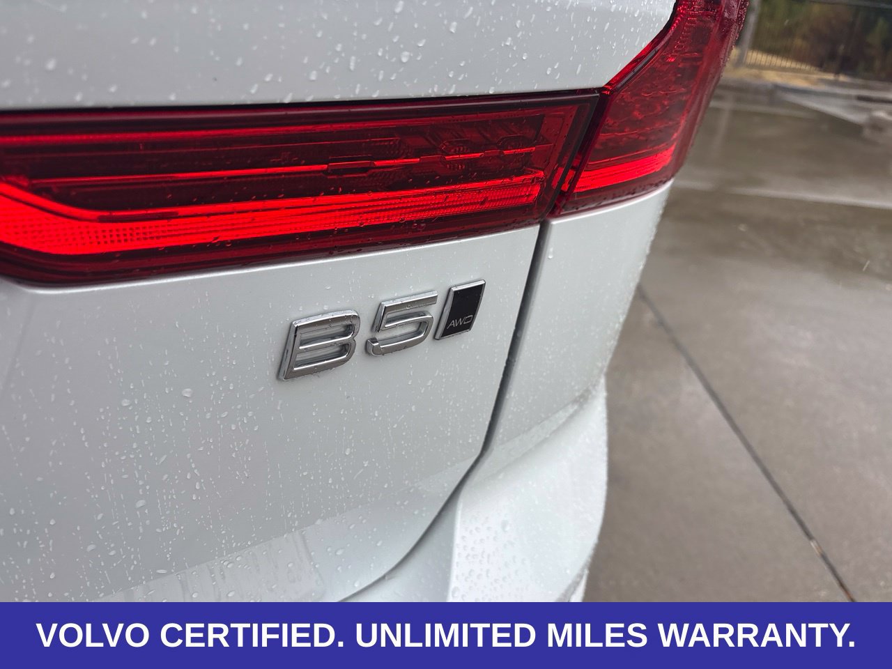 Certified 2024 Volvo XC60 B5 Plus w/ Protection Package Premier AWD/4WD image 9