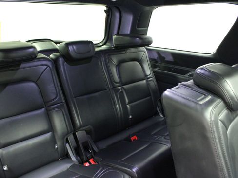 Used 2024 Lincoln Navigator Reserve AWD/4WD image 18