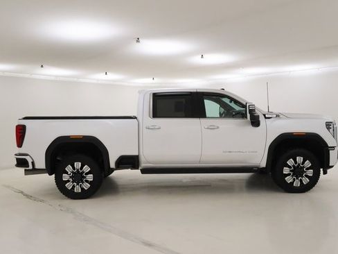 Used 2024 GMC Sierra 2500 Denali w/ Denali Reserve Package image 2