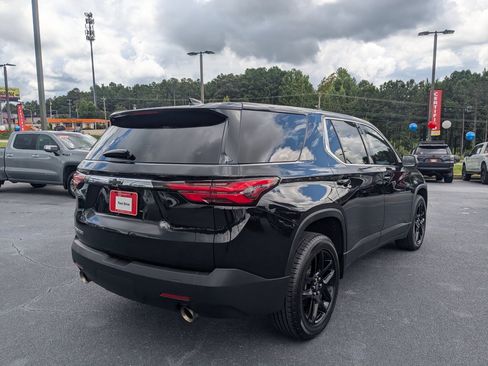 Used 2022 Chevrolet Traverse LS FWD image 5