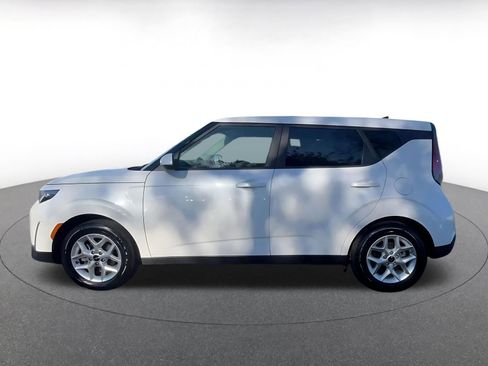 Used 2025 Kia Soul LX w/ LX Technology Package image 9