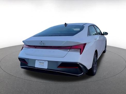 Used 2025 Hyundai Elantra SEL image 14