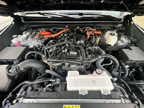 Used 2025 Toyota Tacoma TRD Sport AWD/4WD image 24