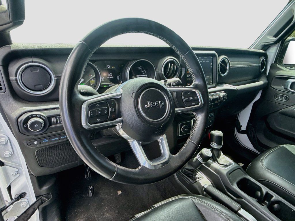 Used 2022 Jeep Wrangler Unlimited Sahara AWD/4WD image 12