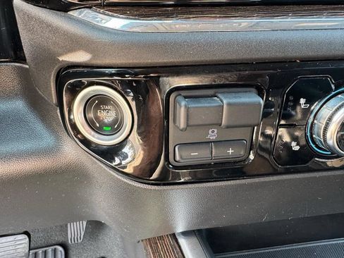 Used 2023 GMC Sierra 1500 Elevation AWD/4WD image 28