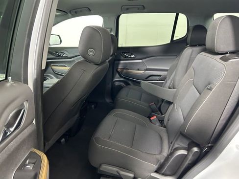 Used 2023 GMC Acadia SLE image 27