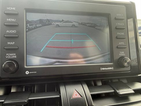 Used 2021 Toyota RAV4 XLE AWD/4WD image 37