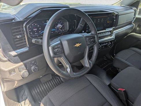 Used 2024 Chevrolet Silverado 2500 LT AWD/4WD image 10
