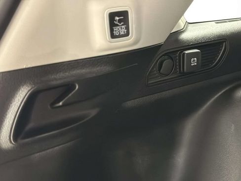 Used 2022 Jeep Grand Cherokee Limited AWD/4WD image 15