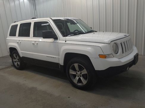 Used 2017 Jeep Patriot High Altitude AWD/4WD image 11