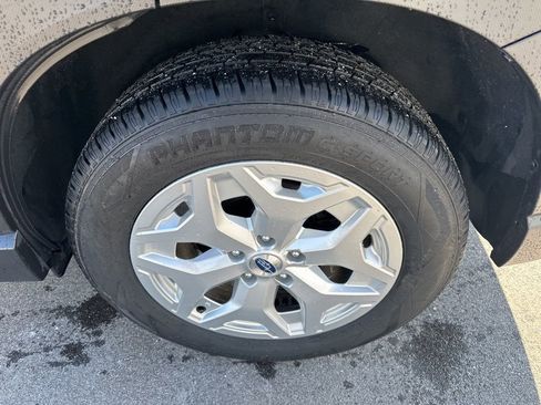 Used 2023 Subaru Forester image 32