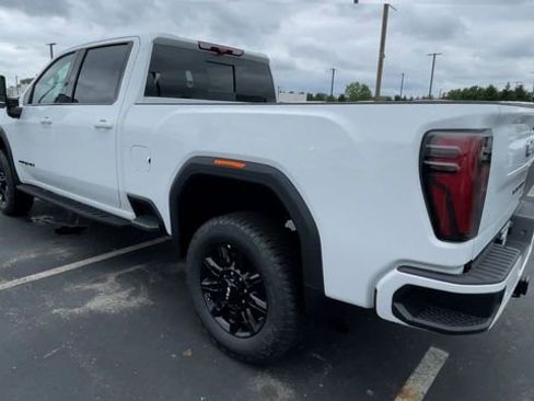 New 2026 GMC Sierra 2500 AT4 w/ AT4 Premium Plus Package AWD/4WD image 8