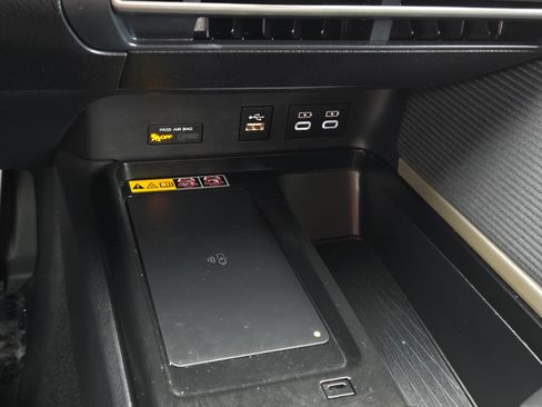 Certified 2025 Toyota Camry SE FWD image 16