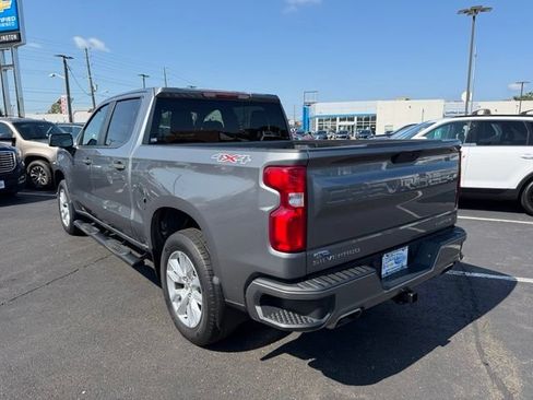 Used 2020 Chevrolet Silverado 1500 Custom w/ Custom Value Package AWD/4WD image 5