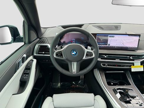New 2026 BMW X5 xDrive50e w/ M Sport Package image 18