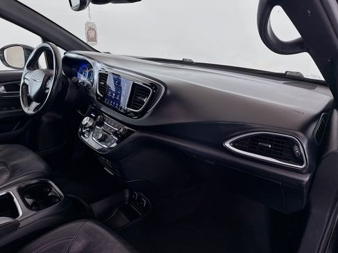 Used 2019 Chrysler Pacifica Touring-L Plus w/ Advanced Safetytec Group image 30