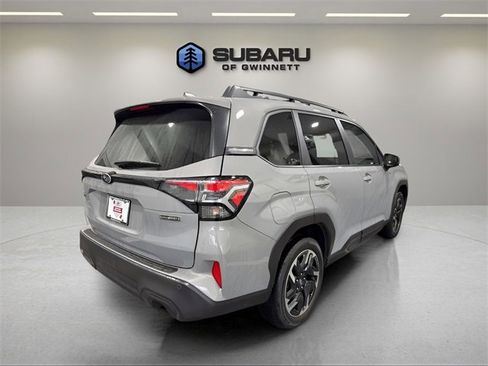 Used 2025 Subaru Forester Limited w/ Popular Package image 5