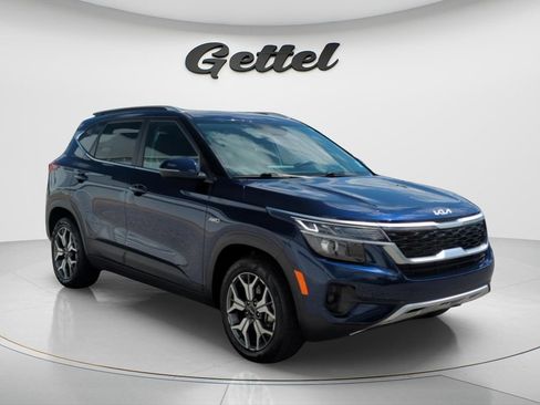Used 2023 Kia Seltos EX AWD/4WD image 3