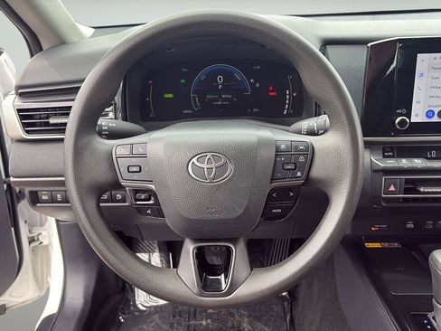 Used 2025 Toyota Camry LE FWD image 13
