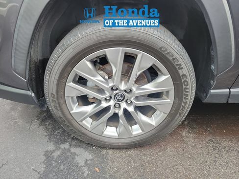 Used 2023 Toyota RAV4 Limited w/ Limited Grade Weather Package FWD image 4