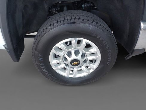 Used 2024 Chevrolet Silverado 2500 LT image 33