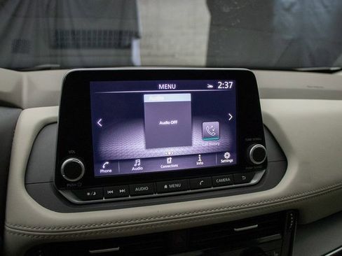 Used 2023 Nissan Rogue SV w/ SV Premium Package image 34