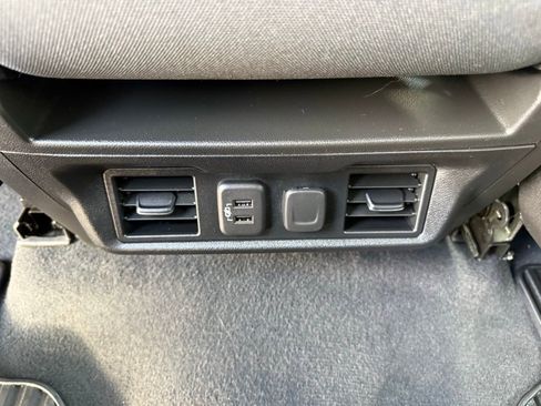 Used 2022 Chevrolet Silverado 1500 LT AWD/4WD image 31