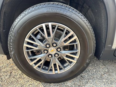 Used 2024 Chevrolet Traverse LT w/ LPO, Floor Liner Package FWD image 43