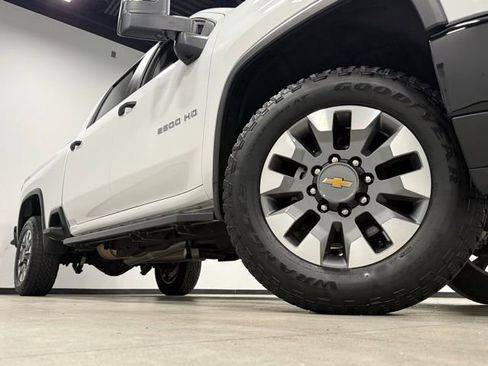 Used 2025 Chevrolet Silverado 2500 Custom w/ Custom Value Package AWD/4WD image 3