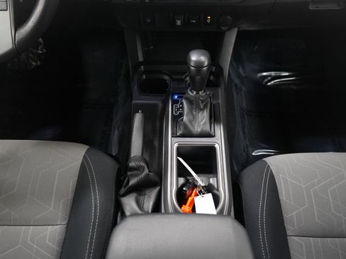 Used 2020 Toyota Tacoma TRD Off-Road image 16