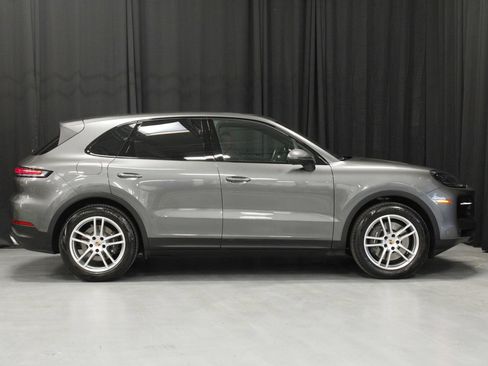 Certified 2025 Porsche Cayenne AWD/4WD image 6