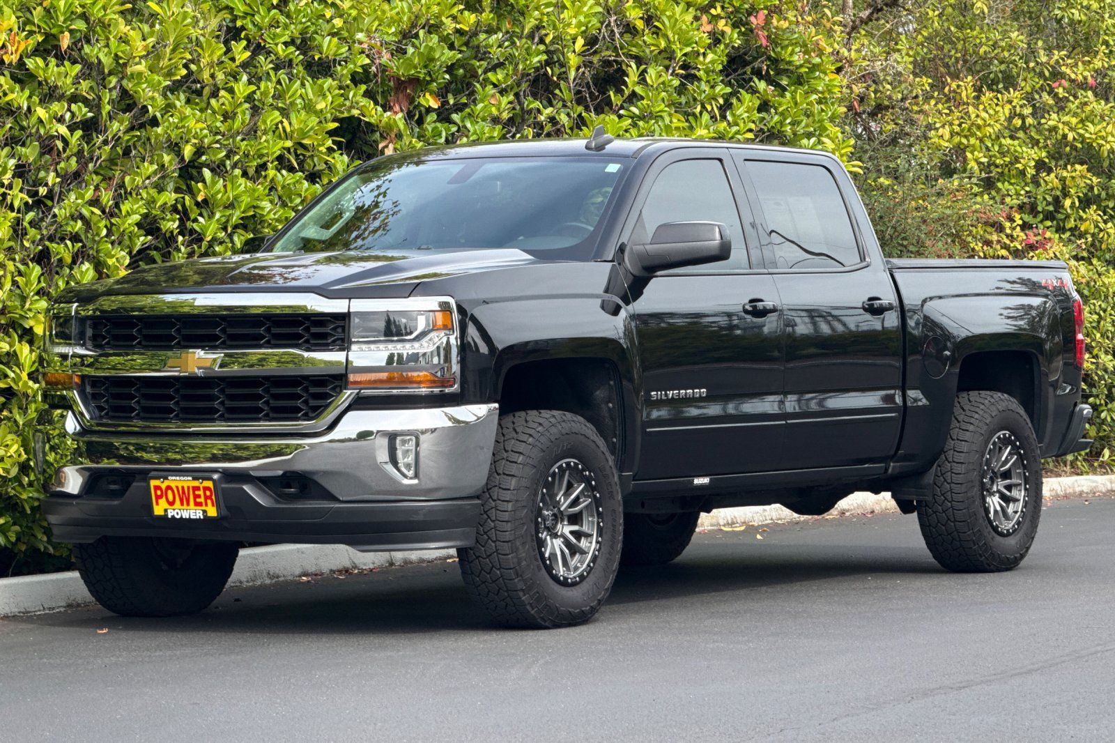 Used 2018 Chevrolet Silverado 1500 LT w/ LT Eassist Package AWD/4WD image 8