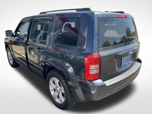 Used 2015 Jeep Patriot Latitude FWD image 4
