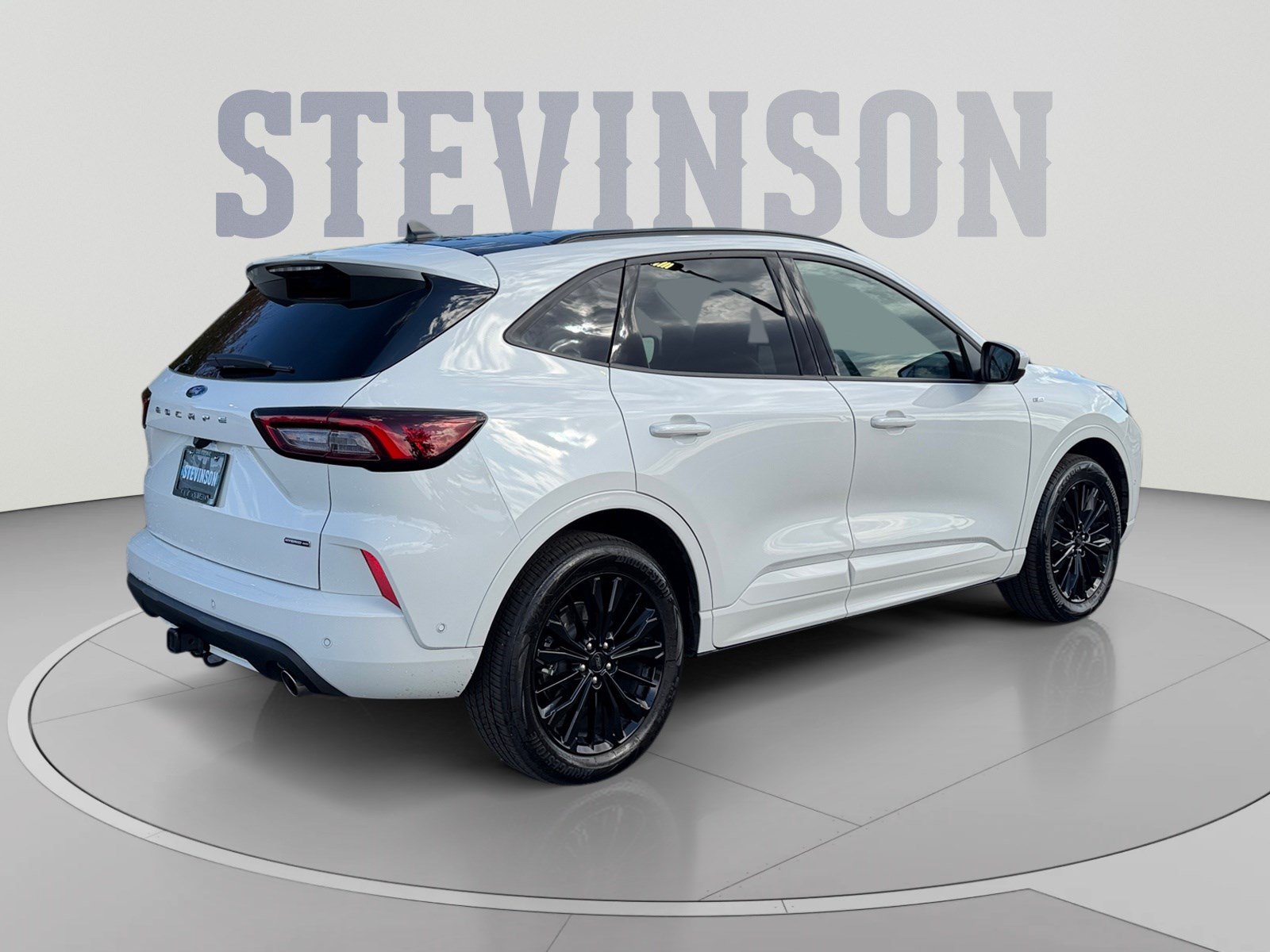 Used 2024 Ford Escape ST-Line Elite w/ Premium Technology Package AWD/4WD image 5