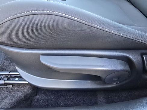 Used 2025 Hyundai Elantra Blue image 29