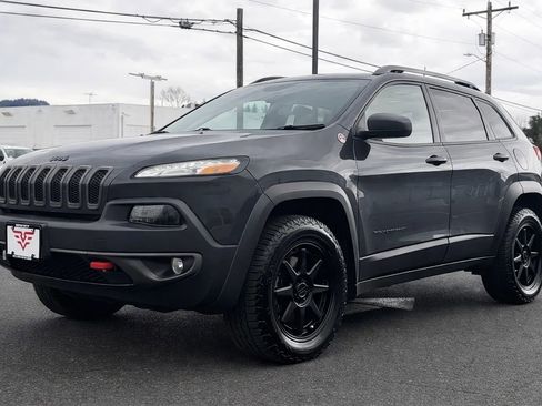 Used 2017 Jeep Cherokee Trailhawk w/ Comfort/Convenience Group image 2