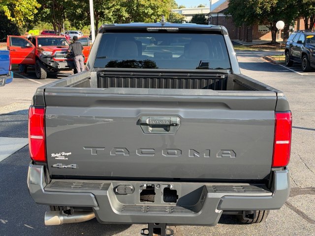 Used 2025 Toyota Tacoma SR5 AWD/4WD image 4