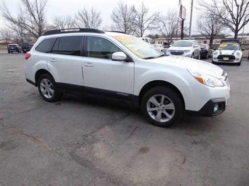 Used 2013 Subaru Outback 2.5i Premium w/ All-Weather Pkg image 5