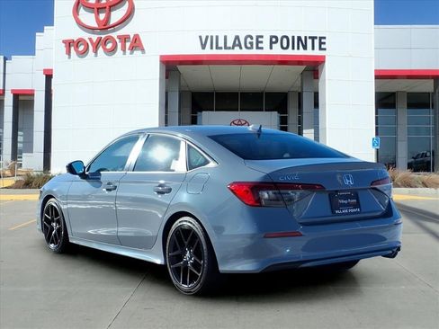 Used 2023 Honda Civic Sport image 3