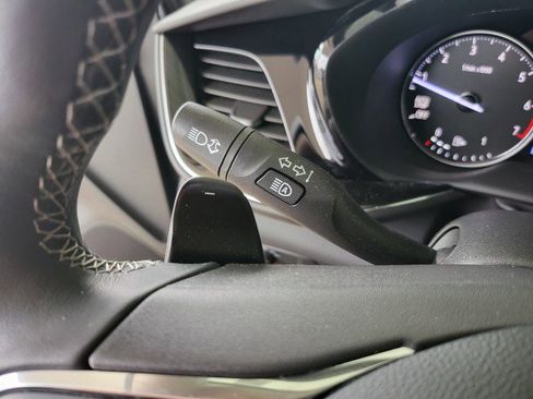 Used 2023 Buick Envision Essence image 29