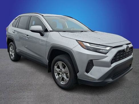 Used 2025 Toyota RAV4 XLE w/ Convenience Package FWD image 3